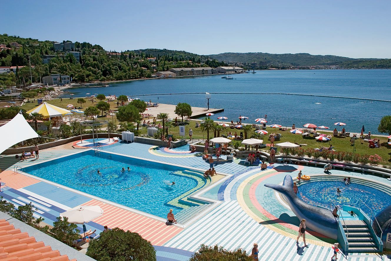 Spiaggia St. Bernardin, Ville Park