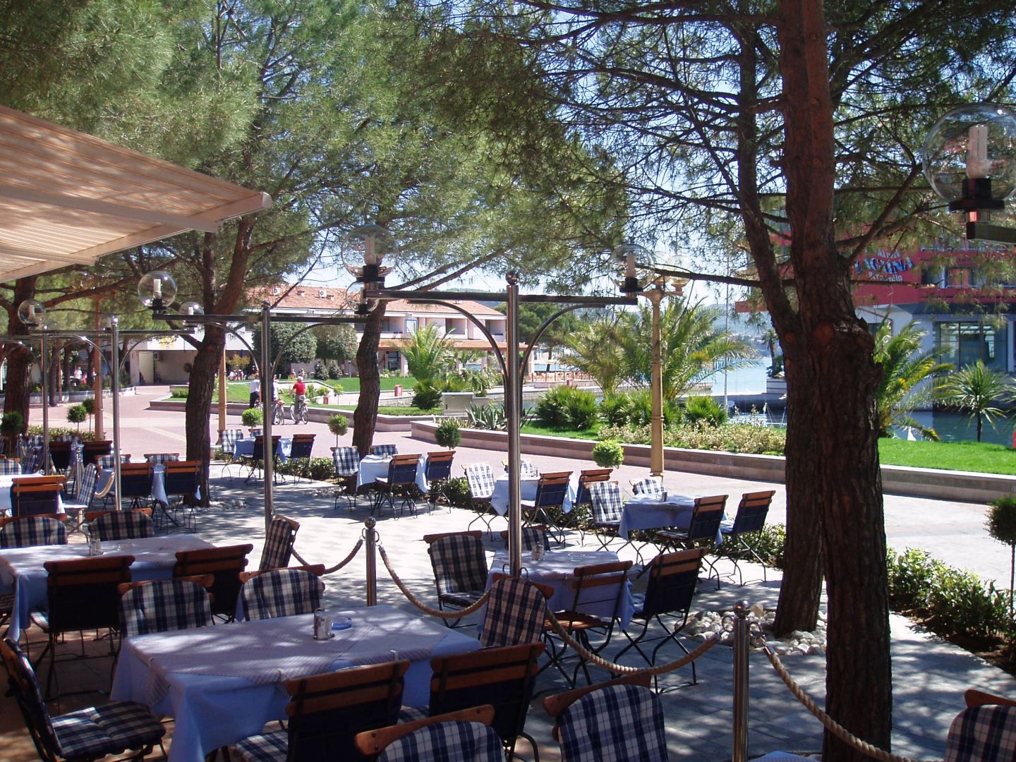 Taverna Restaurant