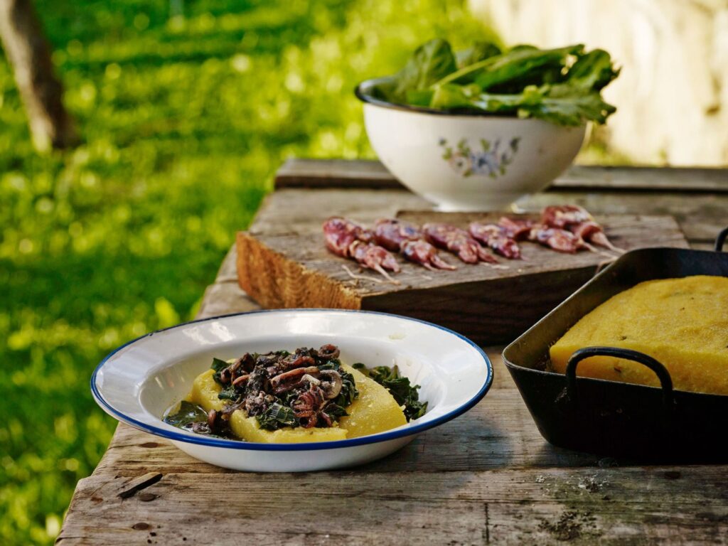 Sipe z blitvo in polento