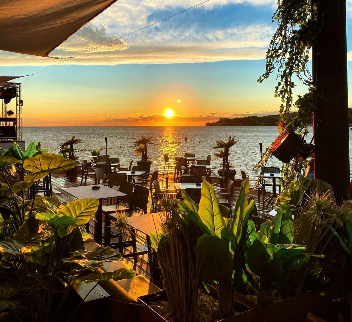 Takamaka Cocktails & Food