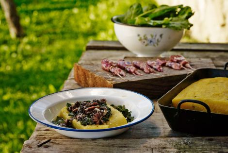 Tintenfisch mit Mangold und Polenta