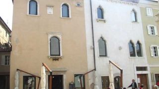 Paläste Manzioli und Lovisato