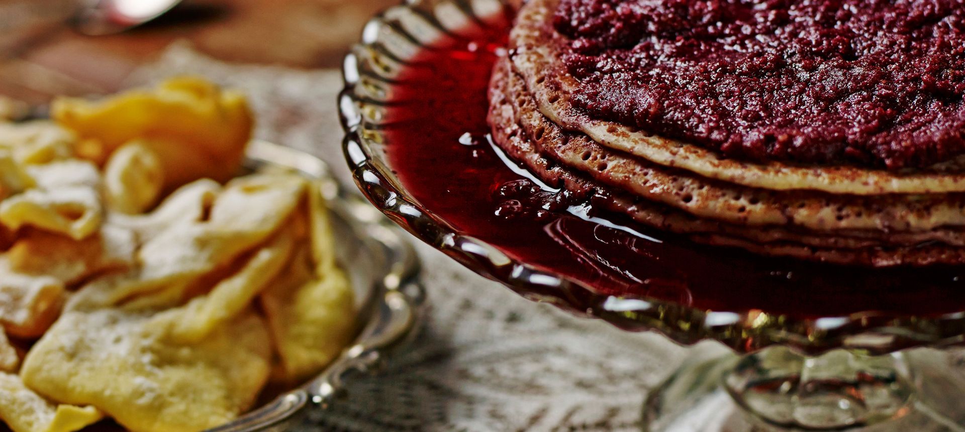 Hroštole (Strauben) und Refosco-Pfannkuchen