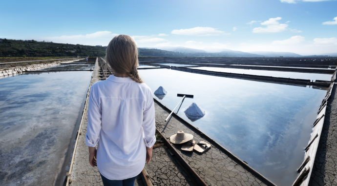 Become a salt-pan worker for one day
