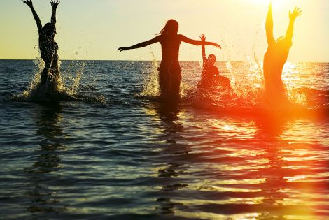 A dive in the sea