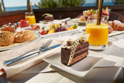 Bars, clubs & cafes