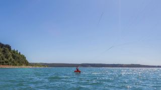 Kitesurfing