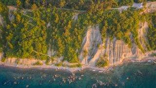 Coastal foothpath