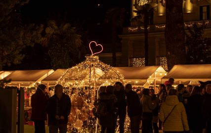 Un mare d'emozioni invernali: Accensione delle luminarie natalizie, concerto del gruppo BQL e arrivo di San Nicolò