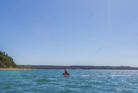 Kitesurfing