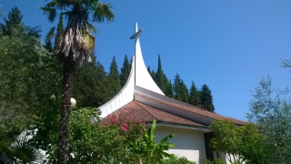 Chiesa parrocchiale Madre del Rosario, Portorose